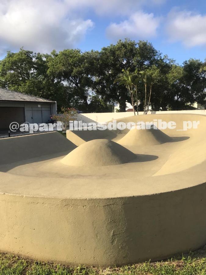Apto Cond Ilhas Do Caribe - Pr - Beira Mar Matinhos Eksteriør bilde